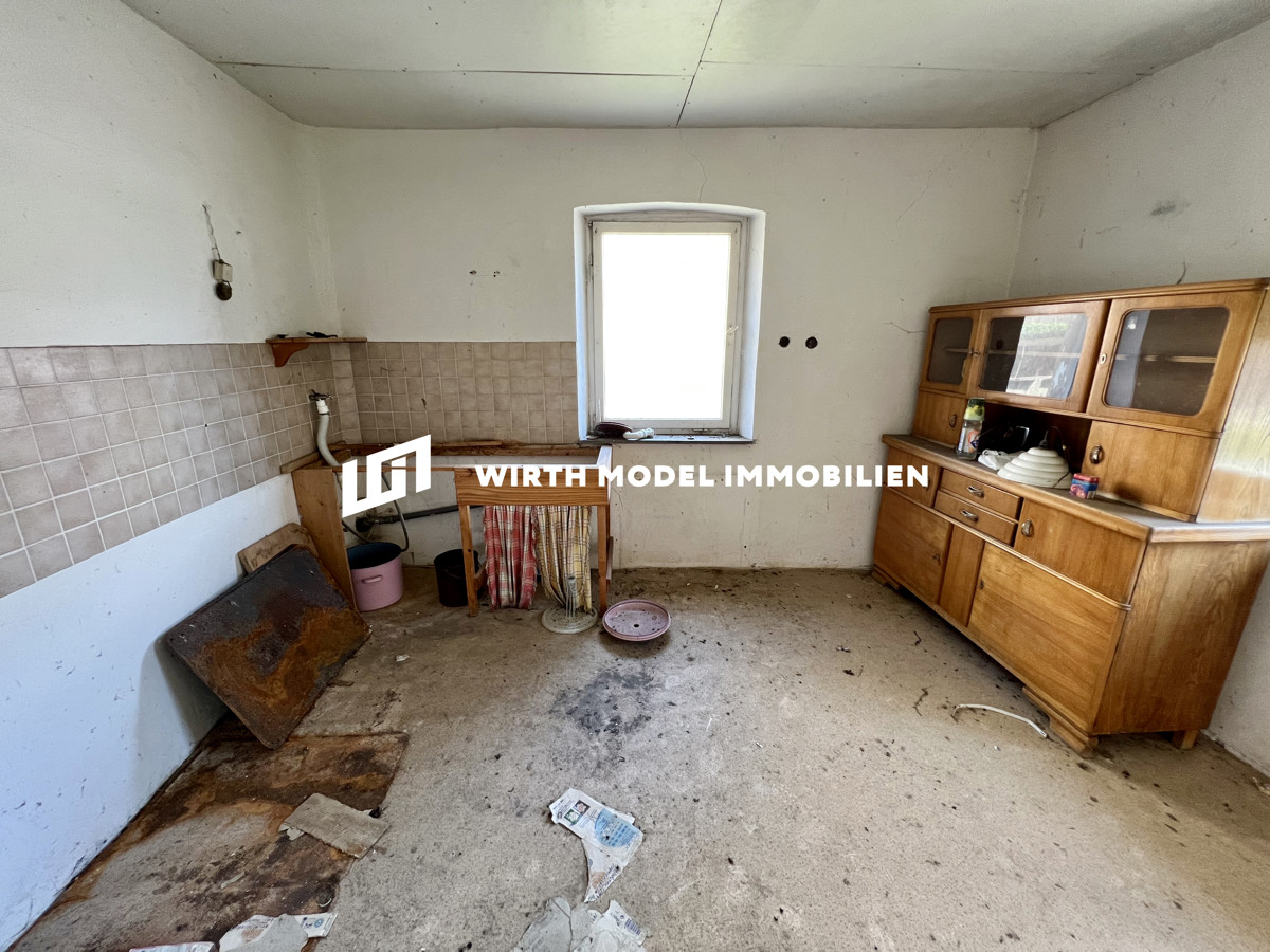 Immobilie mit vielfältigen Möglichkeiten auf großem Grundstück in