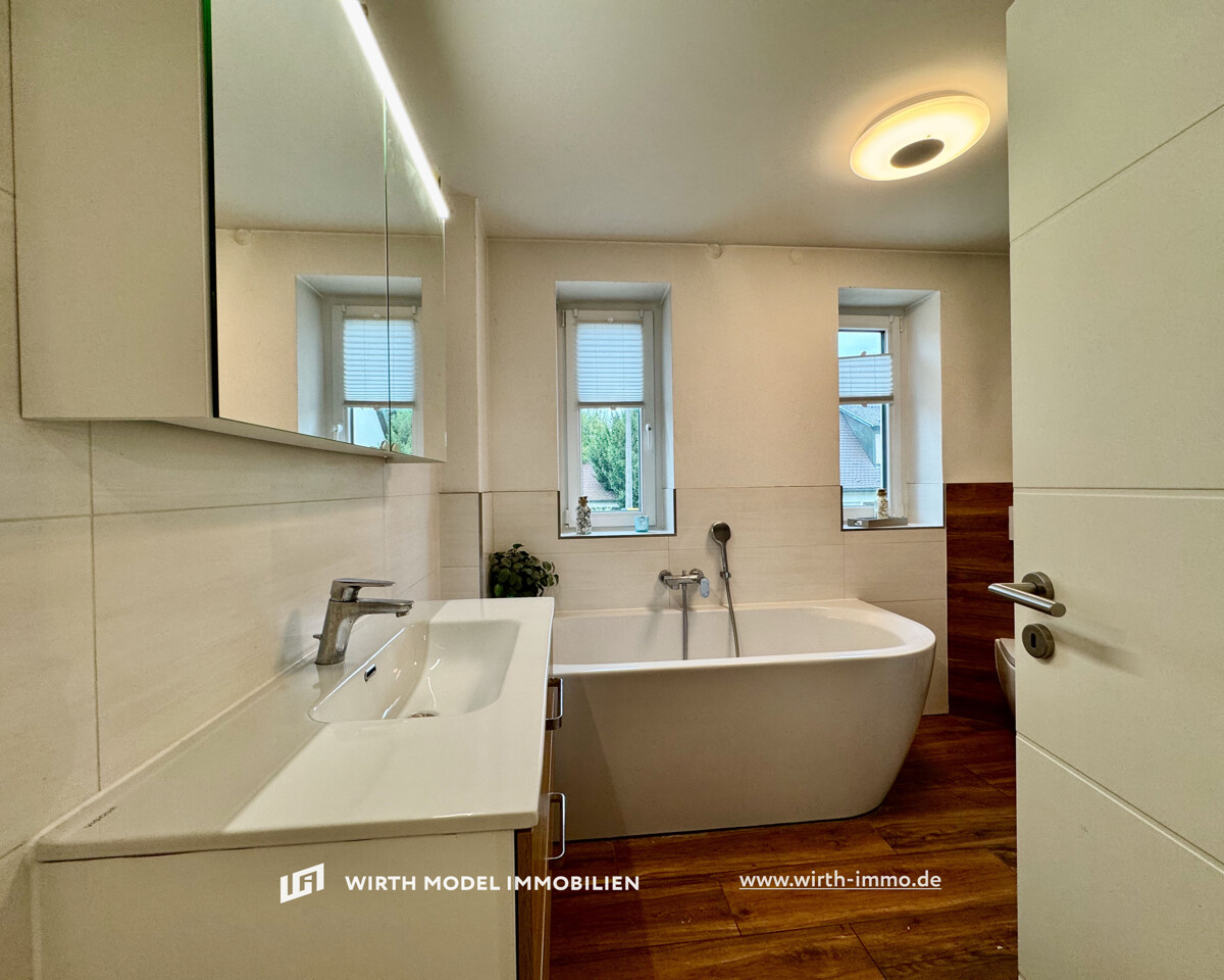 KfW 70 Haus A +| Energetisch sanierte Doppelhaushälfte in gefragter ...