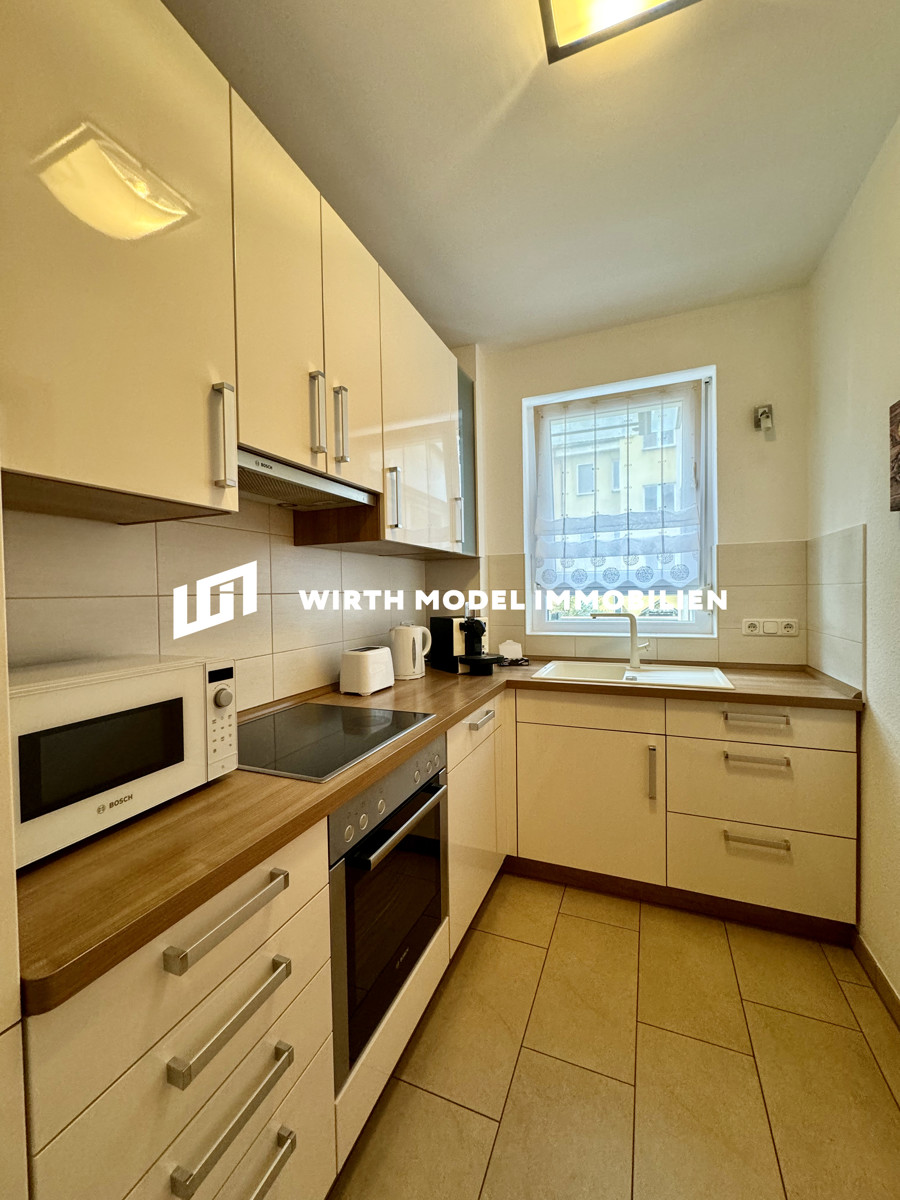 Voll möblierte Drei-Zimmer-Wohnung mit TG-Stellplatz in ruhiger ...