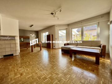 Interessante Immobilie mit Doppelgarage in gefragter Wohnlage am Hochfeld, 97421 Schweinfurt, Einfamilienhaus