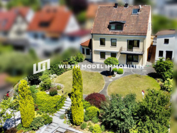 Gepflegtes Einfamilienhaus mit traumhaftem Garten und Garage in toller Aussichtslage, 97490 Poppenhausen, Haus