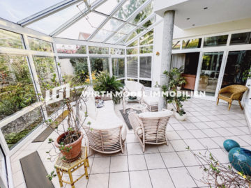 Großzügiges Einfamilienhaus mit Wintergarten und Doppelgarage auf schönem Grundstück | Sennfeld, 97526 Sennfeld, Haus