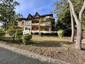 Drei-Zimmer-Dachgeschoss-Wohnung mit Balkon und Garage, 97525 Schwebheim, Wohnung