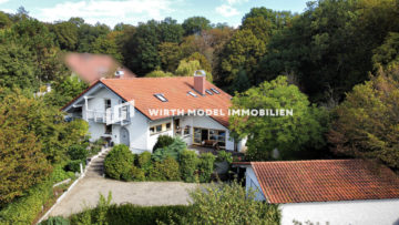 Sehr großzügiges Hausanwesen auf großem Grundstück in exponierter Waldrandlage, 97422 Schweinfurt, Einfamilienhaus