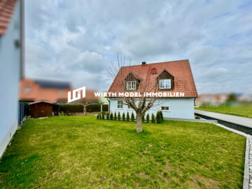 Freistehendes Einfamilienhaus mit Carport u. Einzelgarage in schöner Lage | Hirschfeld, 97520 Röthlein / Hirschfeld, Haus