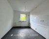 Ansprechend sanierte Drei-Zimmer-Wohnung mit Garage und Balkon - Küche