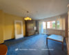 Vier-Zimmer-Wohnung mit Balkon und Garage | Hochparterre - Wohnzimmer