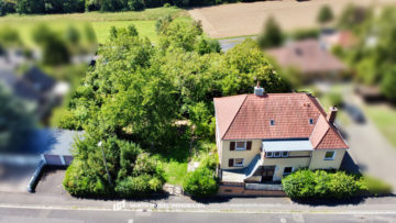3.229 m² Grundstücksfläche mit Dreifamilienhaus und Doppelgarage an der Haardt, 97422 Schweinfurt, Haus