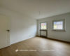 Schön sanierte Doppelhaushälfte mit schönem Garten und Garage in ruhiger Wohnlage - Zimmer OG