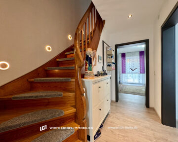 Renoviertes Reihenmittelhaus mit Einbauküche und Garten am Steinberg – Schweinfurt, 97422 Schweinfurt, Haus