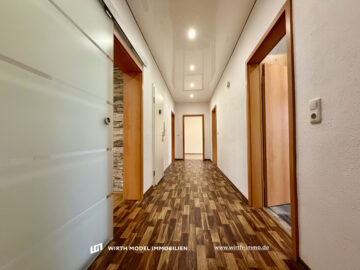 Reserviert: Große Vier-Zimmer-Wohnung mit Balkon und Garage am Hochfeld/Steinberg, 97422 Schweinfurt, Wohnung