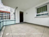 Neuwertige Drei-Zimmer-Wohnung mit Balkon und TG-Stellplatz in zentraler Lage - Balkon