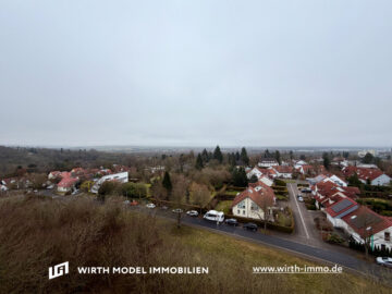 Reserviert. Großzügige und Lichtdurchflutete 3-Zimmer-Wohnung mit zwei Balkonen und TG-Stellplatz, 97422 Schweinfurt, Wohnung