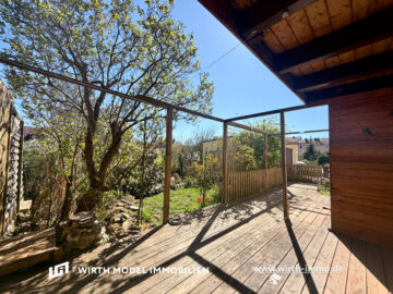 Doppelhaushälfte mit mit drei Einheiten und zwei Garagen und Stellplätzen, 97424 Schweinfurt, Doppelhaushälfte