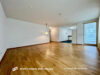 Neuwertige Drei-Zimmer-Wohnung mit Balkon und TG-Stellplatz in zentraler Lage - Wohn-/Esszimmer