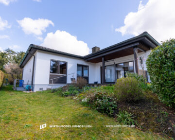 Reserviert. Freistehender Bungalow mit schönem Grundstück und Doppelgarage in bester Lage, 97422 Schweinfurt, Bungalow