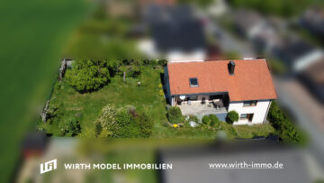 Freistehens Einfamilienhaus mit Einliegerwohnung und Garage in traumhafter Ortsrandlage, 97456 Dittelbrunn / Hambach, Haus