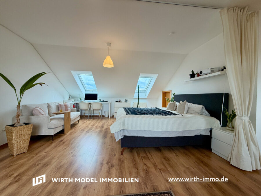 Großzügige Ein-Zimmer-Dachgeschoss-Wohnung mit Balkon in angenehmer Wohnlage - Foto 3