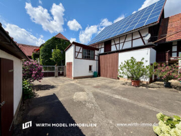 Wohnhaus mit Hoffläche und Nebengebäuden in Kronungen, 97490 Poppenhausen / Kronungen, Haus
