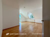 Gemütliche 3-Zimmer-Dachgeschosswohnung mit Balkon und Carport-Stellplatz | Schweinfurt-Hainig - Wohn-/Esszimmer