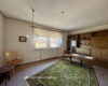 Ein-/Zweifamilienhaus mit vier Garagen, Scheune und Nebengebäuden sowie Gartenfläche - Zimmer OG