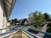 Renovierungsbedürftige Drei-Zimmer-Wohnung mit zwei Balkonen und Garage in ruhiger Wohnlage - Balkon klein