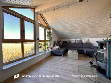 Zwei-Familien Wohnhaus mit vielseitigen Nutzungsmöglichkeiten und herrlichem Garten am Ortsrand, 97493 Bergrheinfeld, Haus