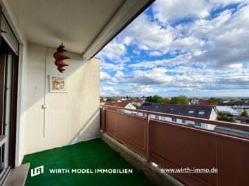 Vier-Zimmer-Eigentumswohnung mit Balkon und Stellplatz in Niederwerrn, 97464 Niederwerrn, Wohnung